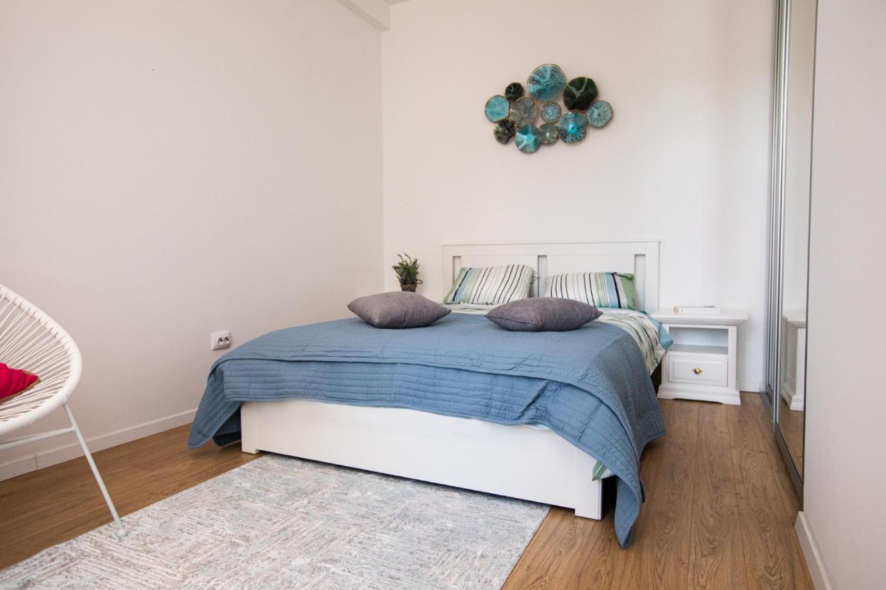Colorful & Cozy Condo Клуж-Напока Екстериор снимка