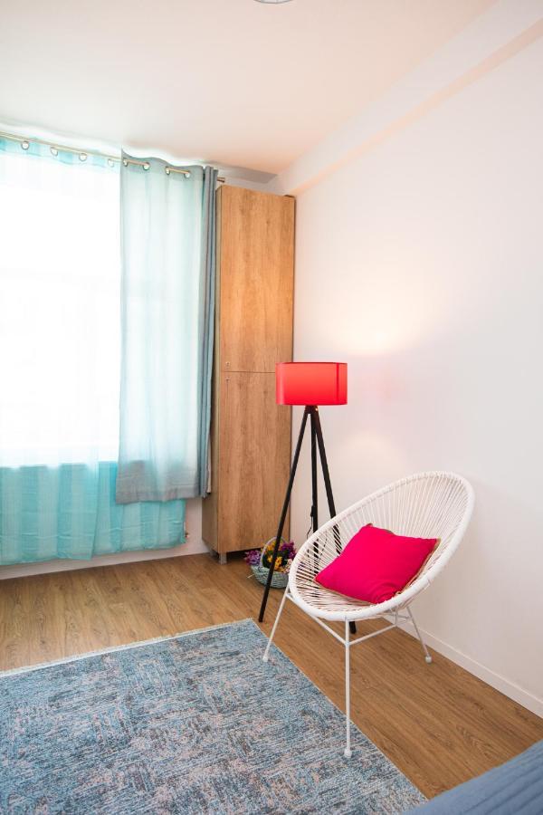 Colorful & Cozy Condo Клуж-Напока Екстериор снимка