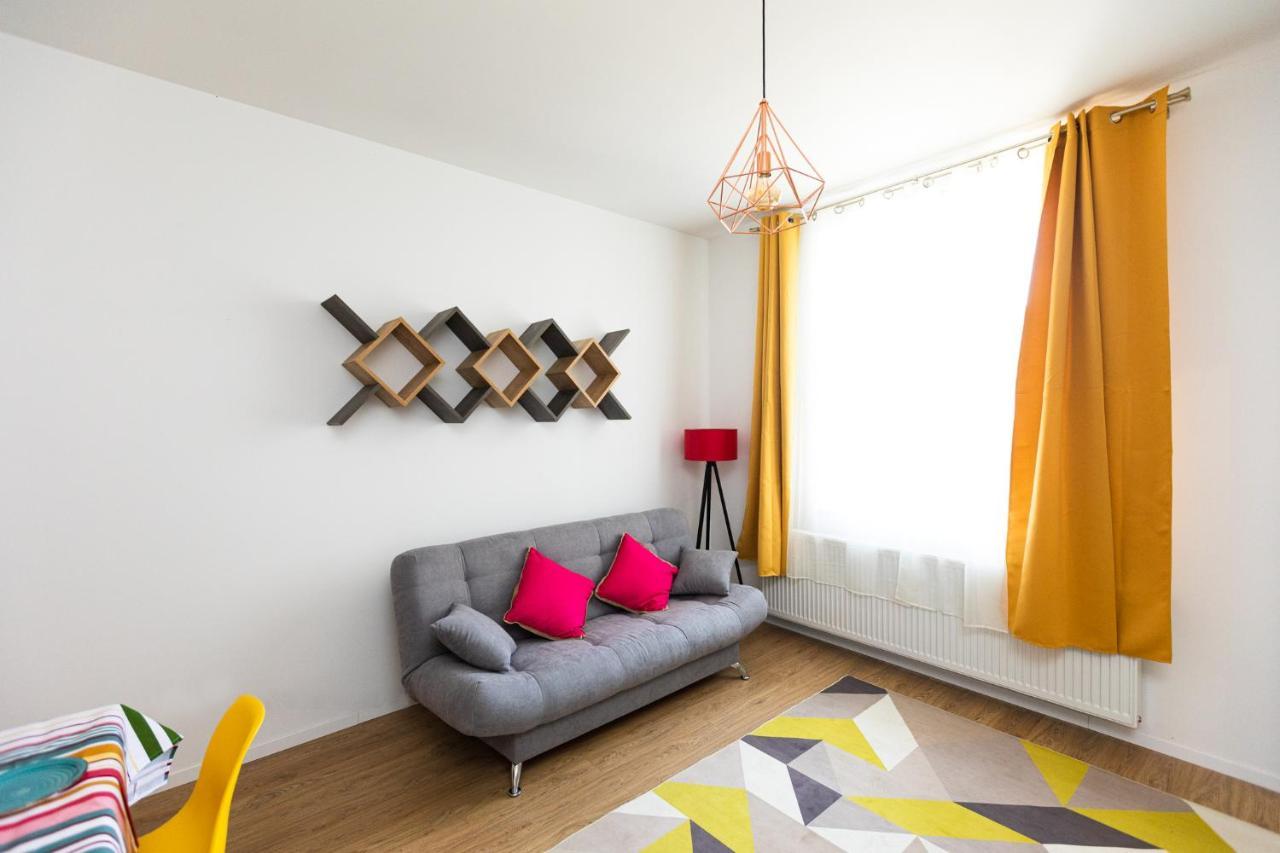 Colorful & Cozy Condo Клуж-Напока Екстериор снимка