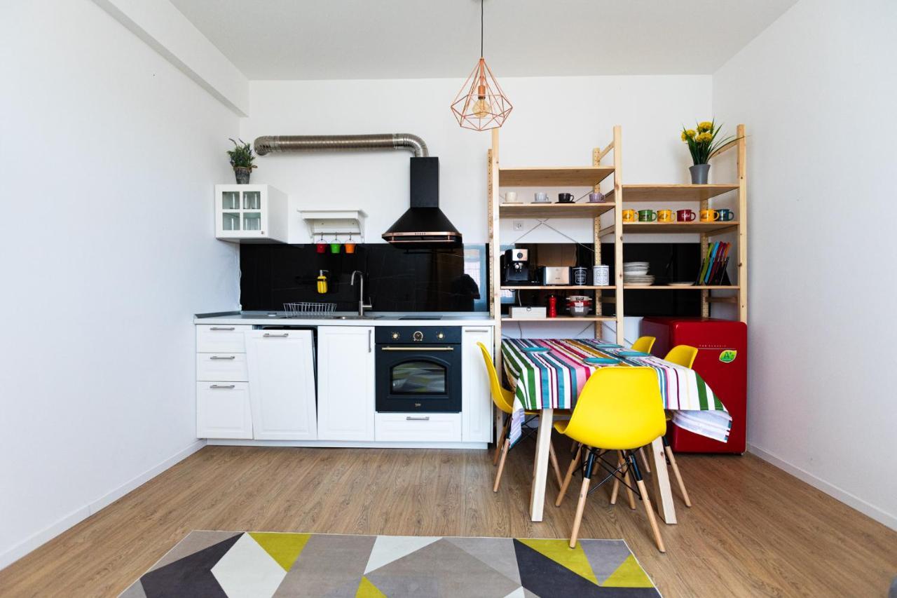 Colorful & Cozy Condo Клуж-Напока Екстериор снимка